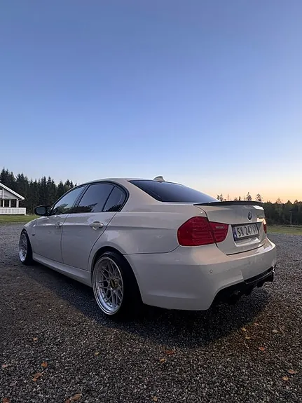 BMW 335I 2011 photo 3