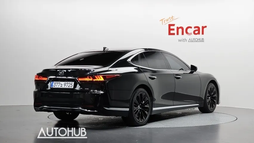 Lexus Ls 500H 2023 photo 2