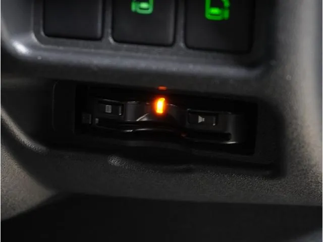 Toyota Hiace 2015 photo 5