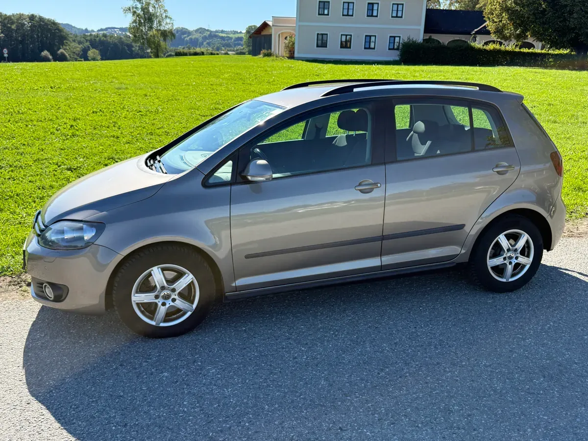 Volkswagen Golf Plus 2012 photo 2