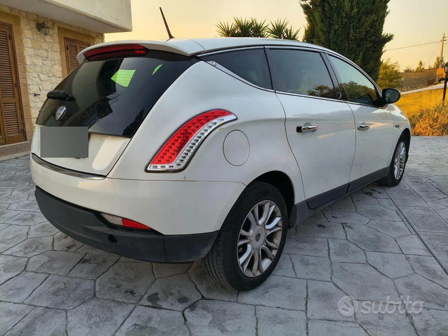 Lancia Delta 2011 photo 2