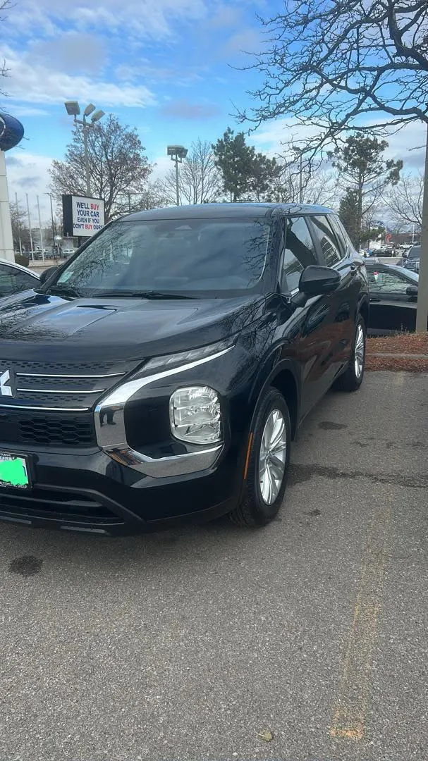 Mitsubishi Outlander 2024 photo 2
