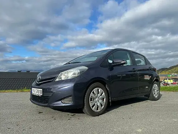 Toyota Yaris 2012 photo 4