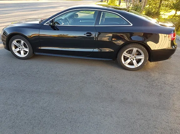 Audi A5 2010 photo 2