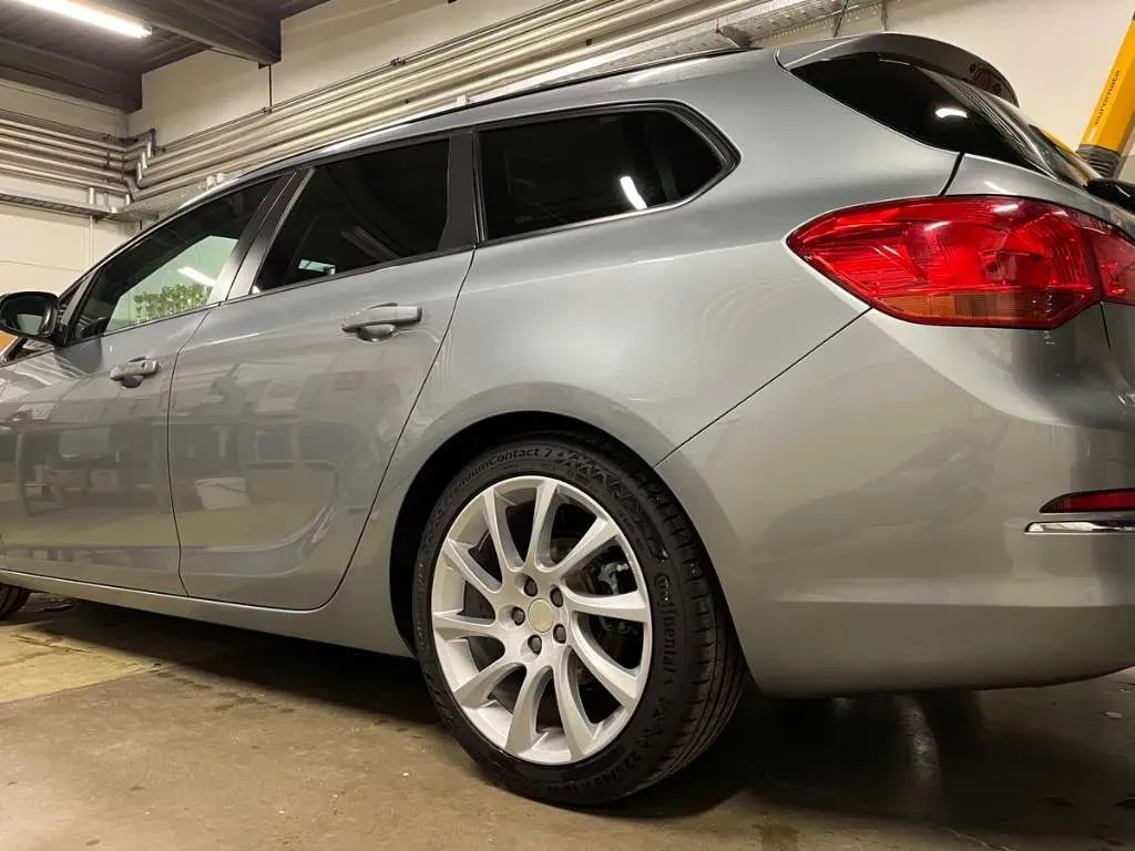 Opel Astra 2014 photo 2