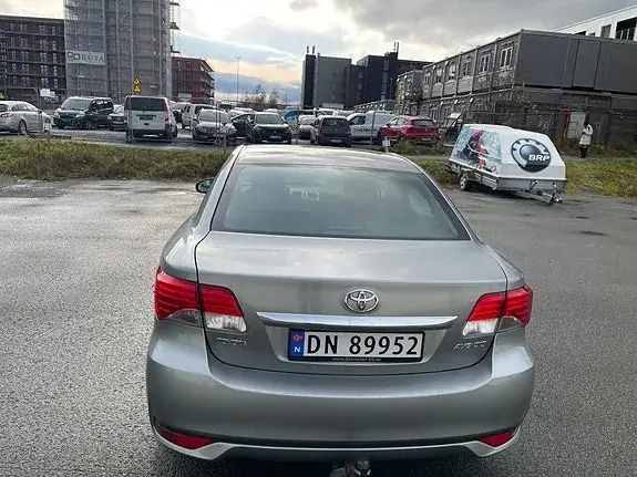 Toyota Avensis 2012 photo 3