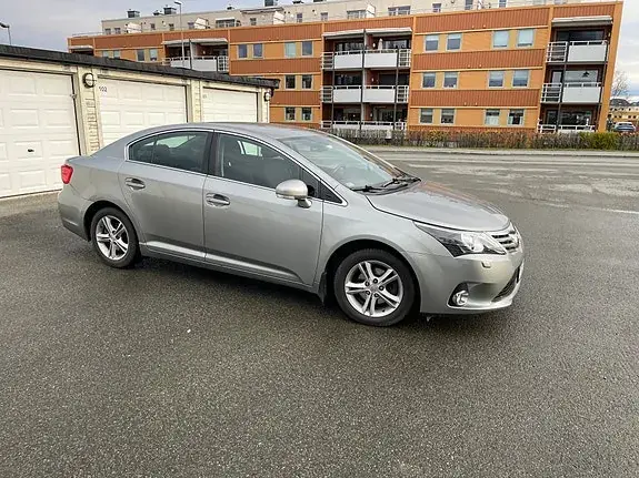 Toyota Avensis 2012 photo 5