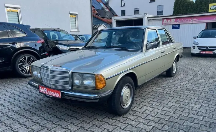 Mercedes-Benz 200