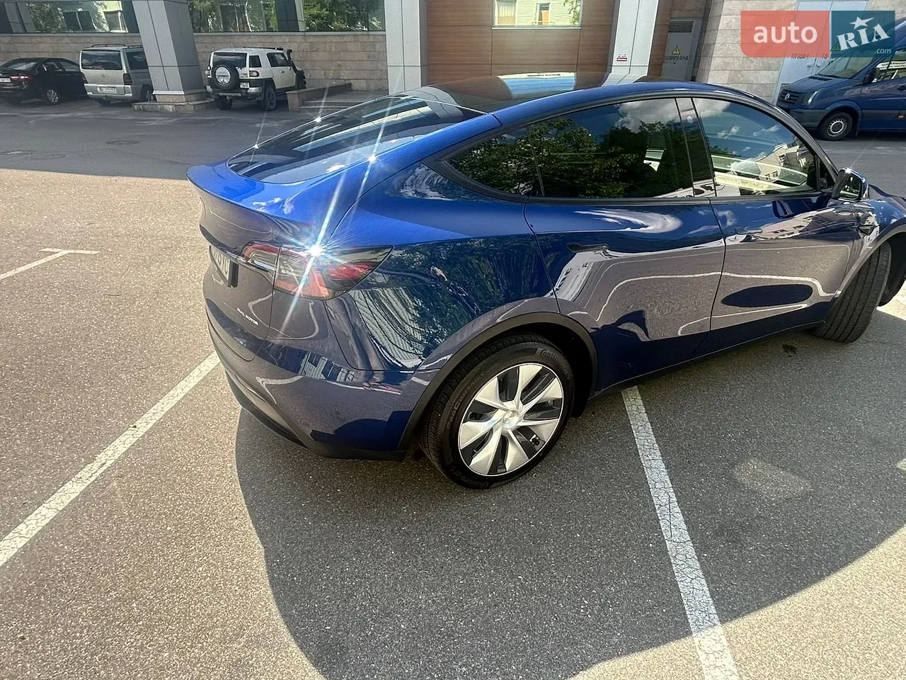 Tesla Model Y 2023 photo 4