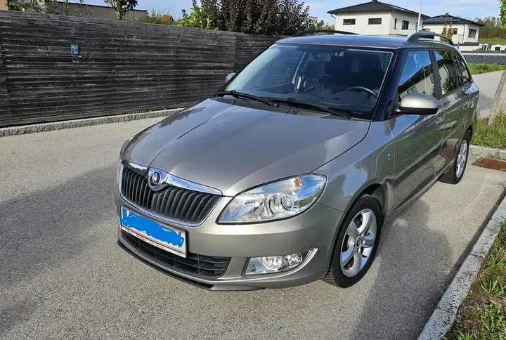 Skoda Fabia 2015 photo 3