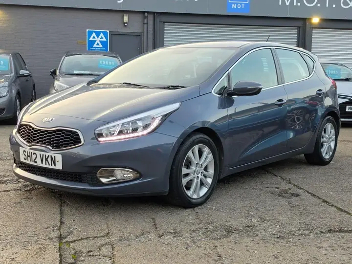 Kia Ceed 2012 photo 4