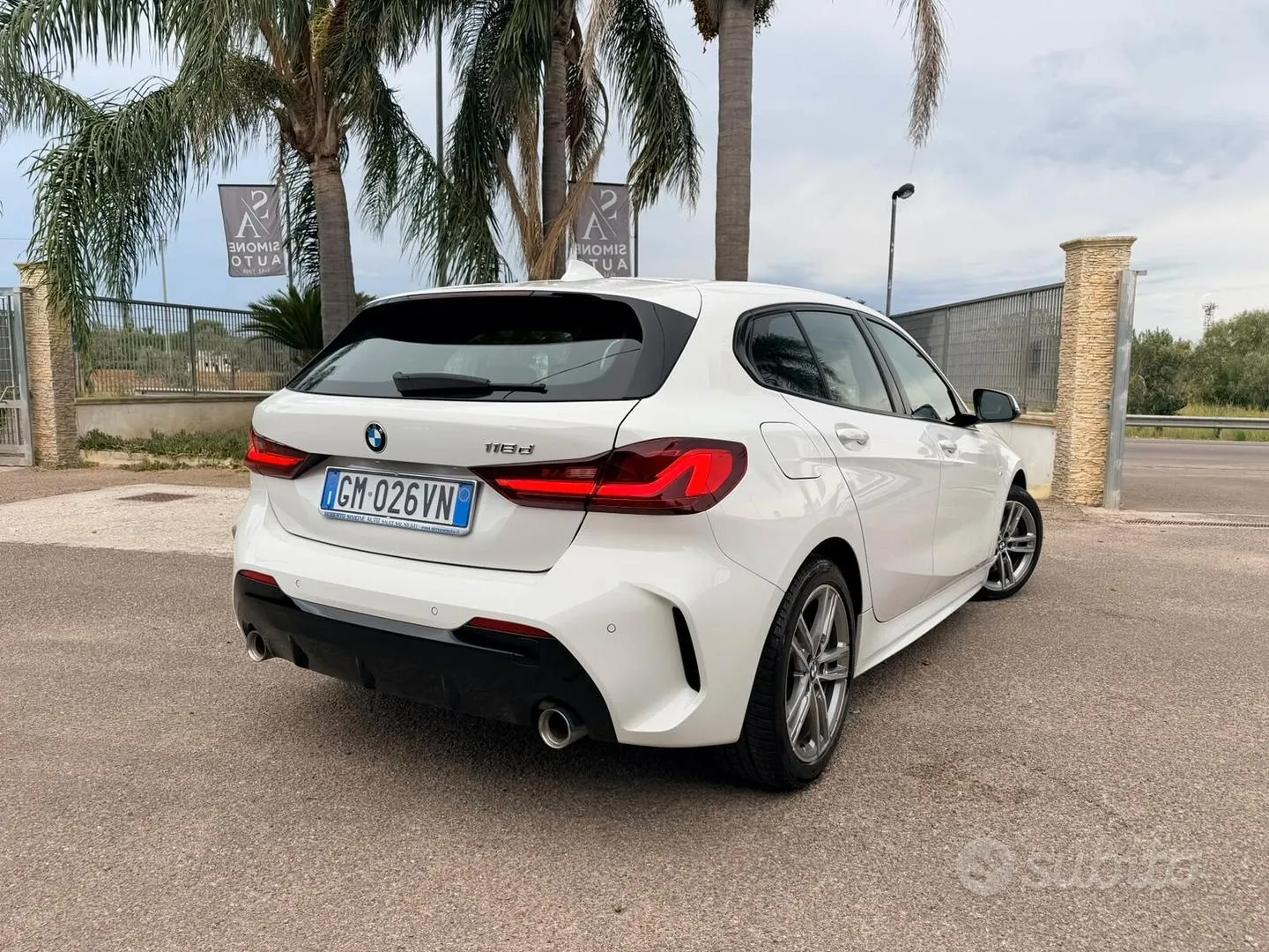 BMW 1 Series 2023 photo 2