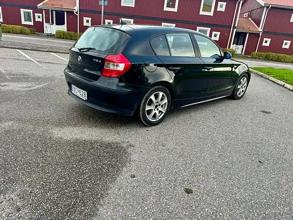 BMW 118D 2006 photo 2