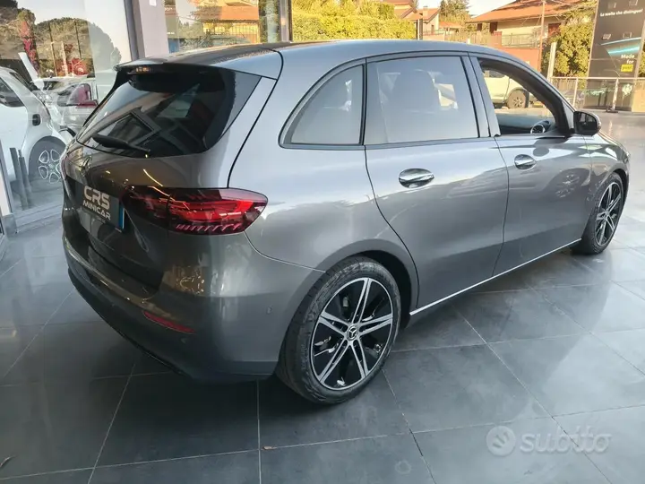 Mercedes-Benz B 180 2024 photo 5