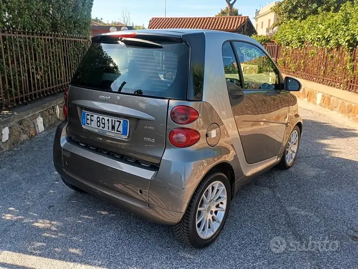 Smart Fortwo 2011 photo 4