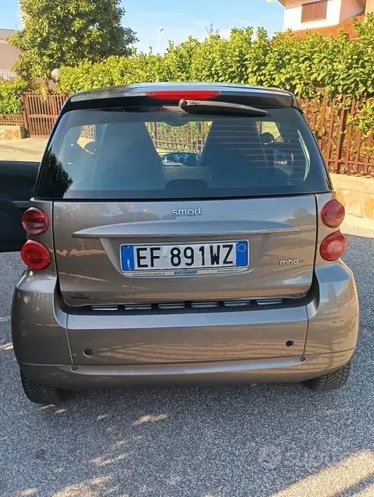 Smart Fortwo 2011 photo 2
