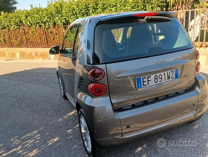 Smart Fortwo 2011 photo 3