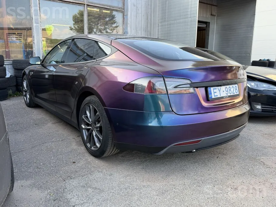 Tesla Model S 2015 photo 4