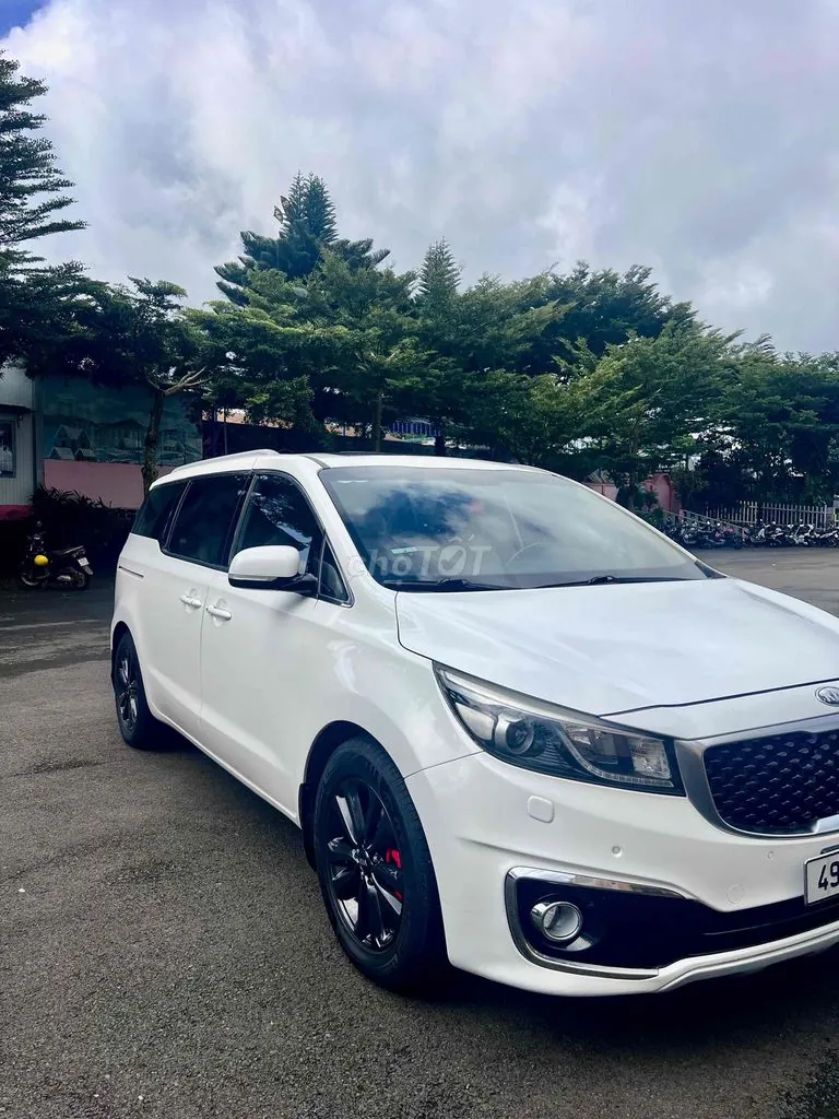 Kia Sedona 2016 photo 2