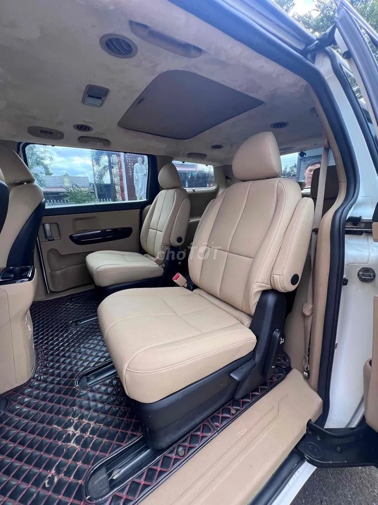Kia Sedona 2016 photo 5