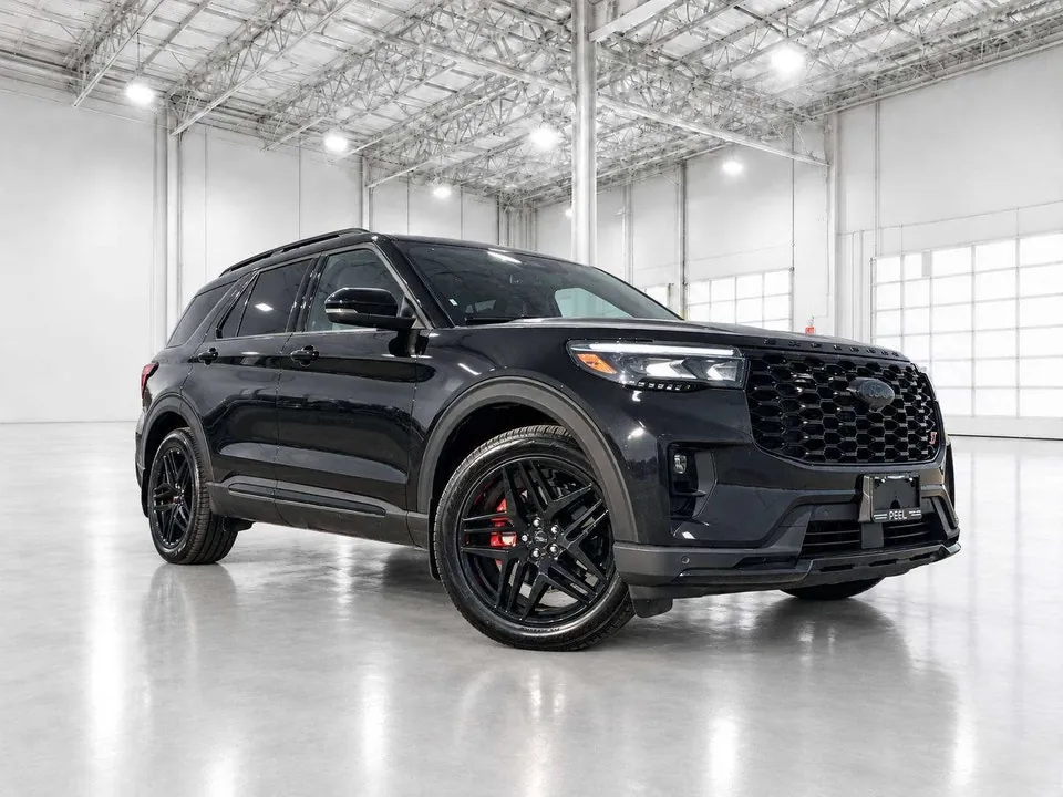 Ford Explorer 2025 photo 2