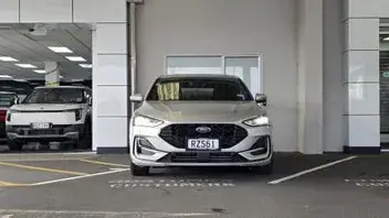 Ford Focus 2022 photo 2