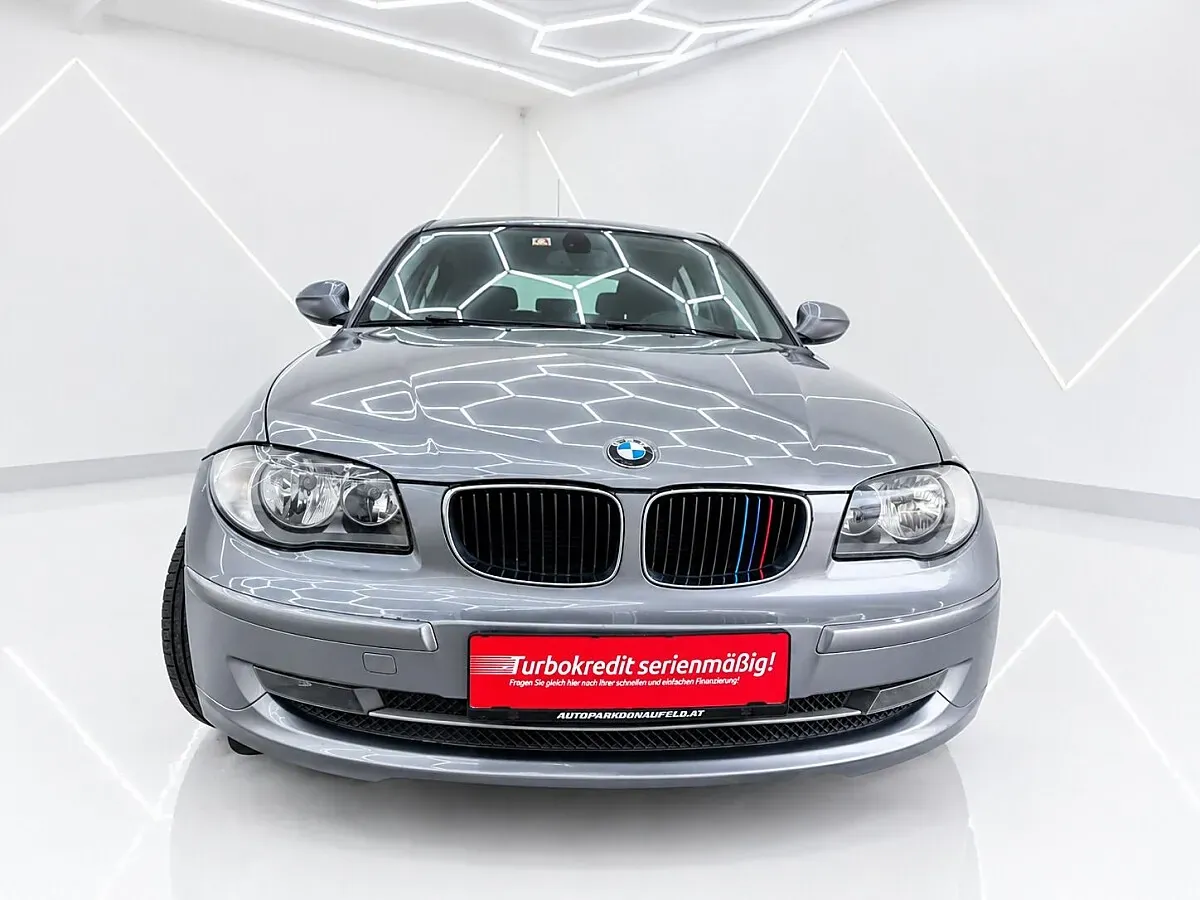 BMW 1 Series 2011 photo 2
