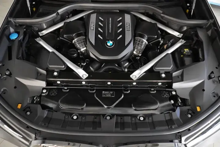 BMW X7 2022 photo 2