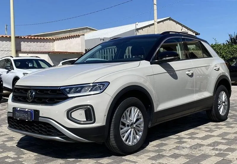 Volkswagen T-Roc 2024 photo 2