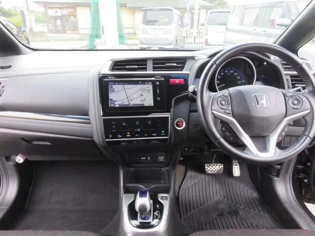 Honda Fit 2015 photo 2
