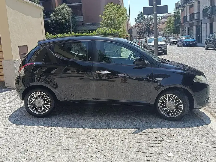 Lancia Ypsilon 2012 photo 4