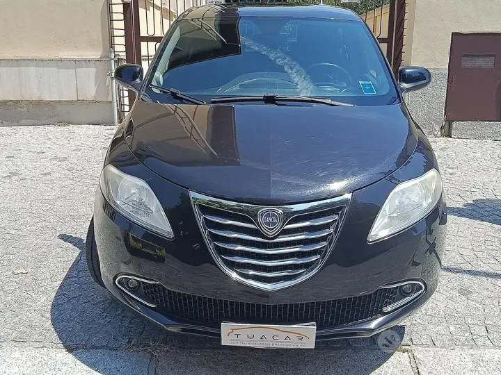 Lancia Ypsilon 2012 photo 2