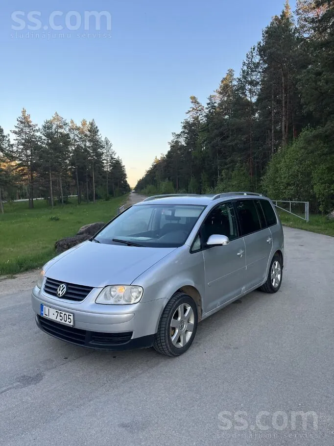 Volkswagen Touran 2006 photo 2
