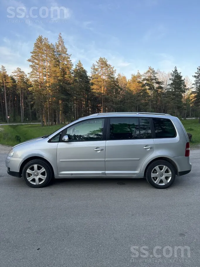 Volkswagen Touran 2006 photo 3