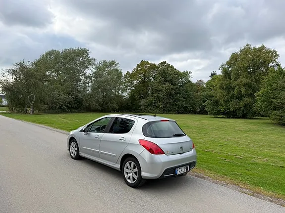 Peugeot 308 2011 photo 3