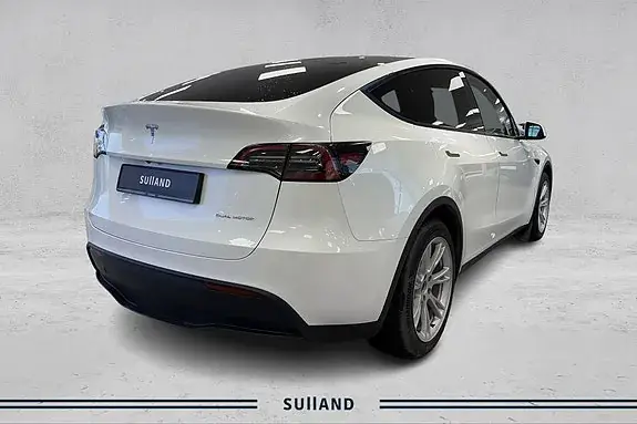Tesla Model Y 2023 photo 5