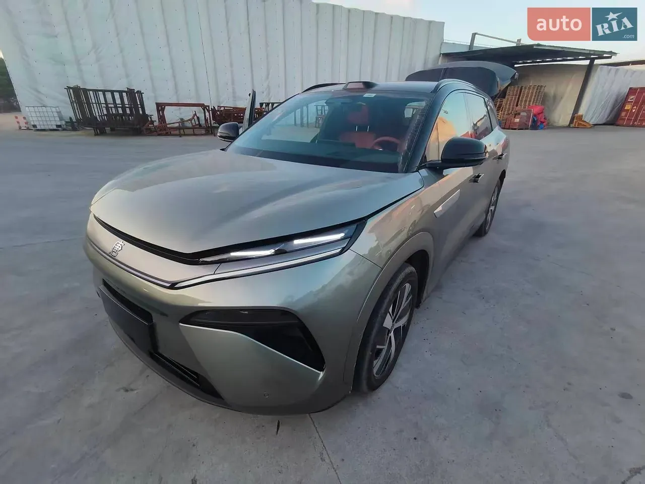 BYD Tang L