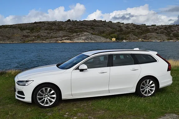 Volvo V90 2022 photo 2