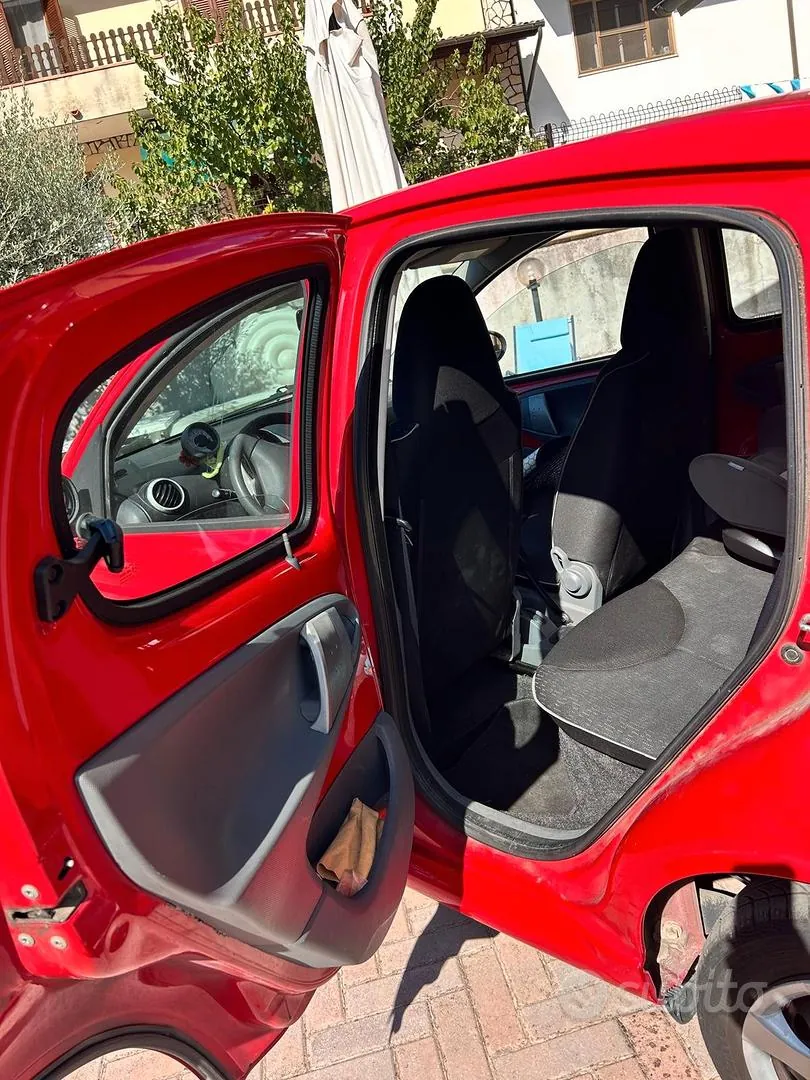 Peugeot 107 2009 photo 4