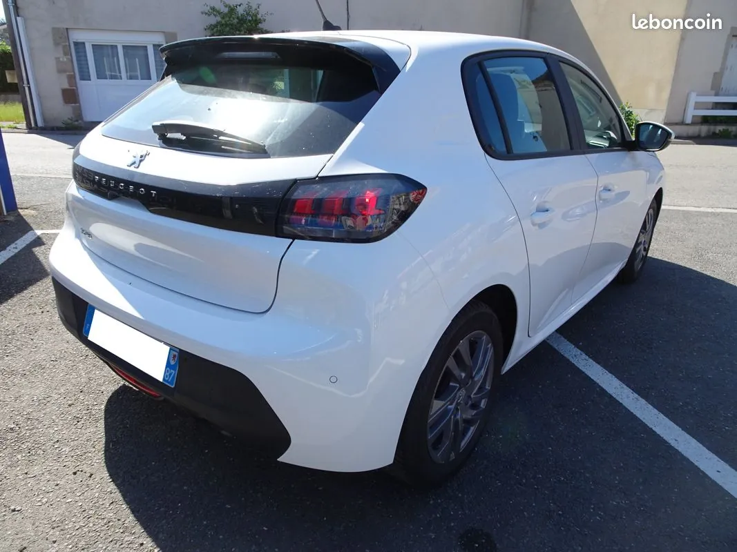 Peugeot 208 2021 photo 3