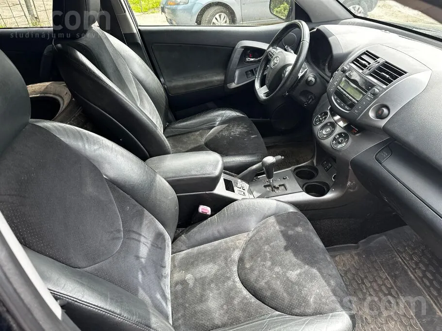 Toyota Rav4 2010 photo 5