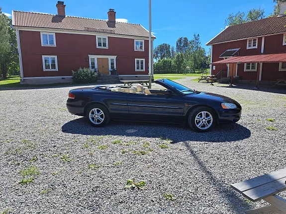 Chrysler Sebring 2002 photo 2