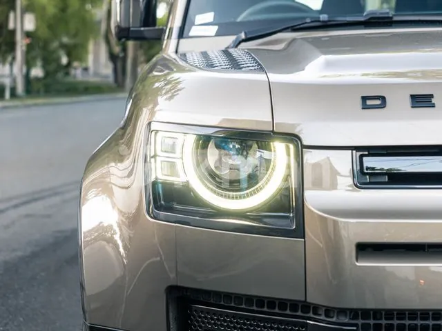 Land Rover Defender 2023 photo 5