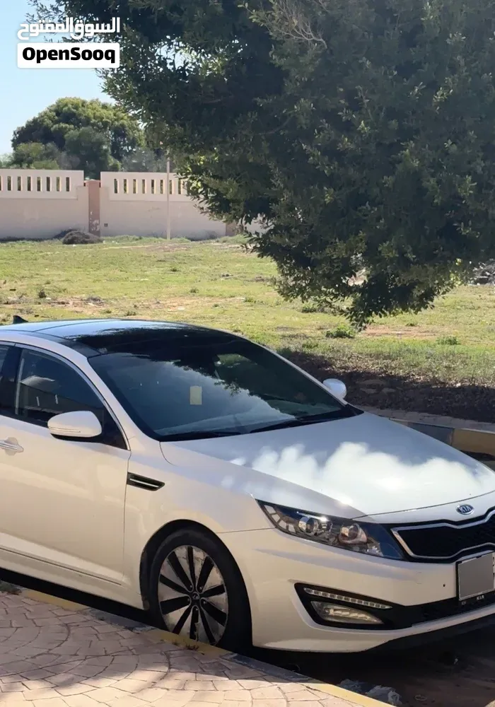 Kia K5 2011 photo 2