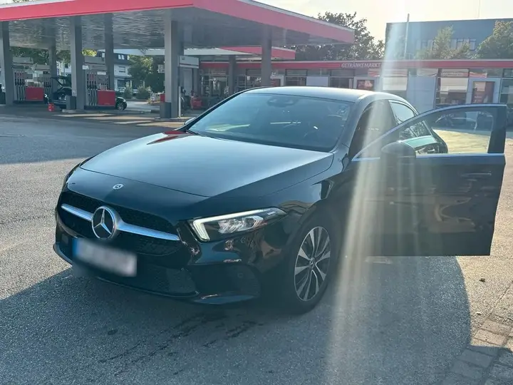 Mercedes-Benz A200