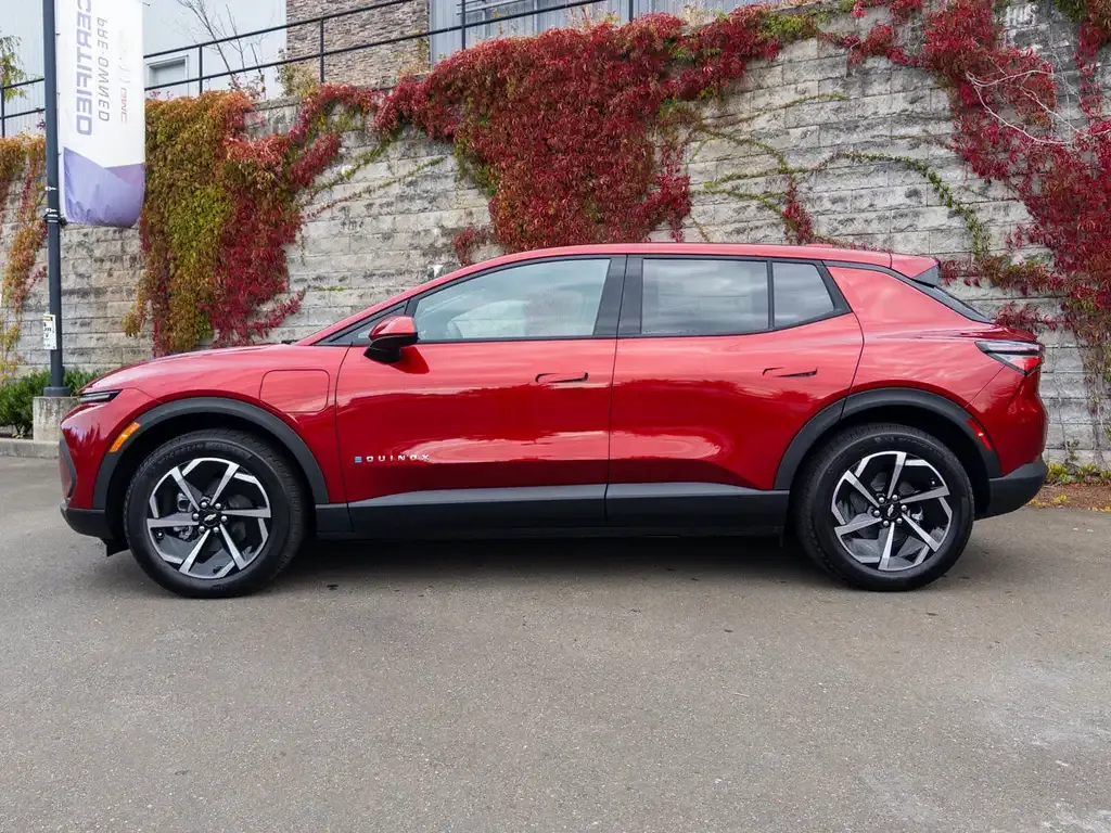 Chevrolet Equinox 2026 photo 2