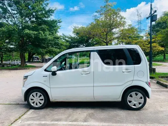 Suzuki Wagon R 2018 photo 2