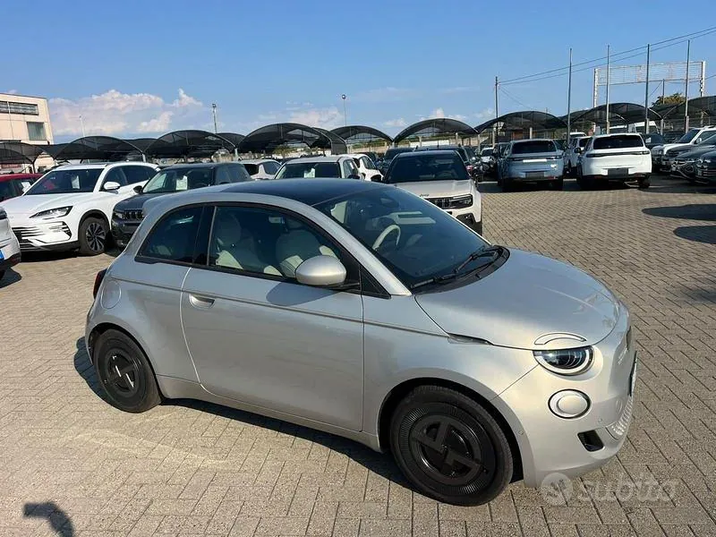Fiat 500 2025 photo 2