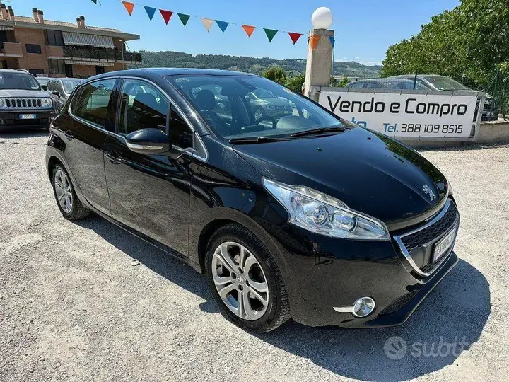 Peugeot 208 2013 photo 3