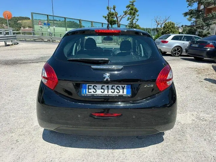 Peugeot 208 2013 photo 5